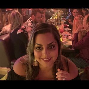 Meet your Posher, Lymari